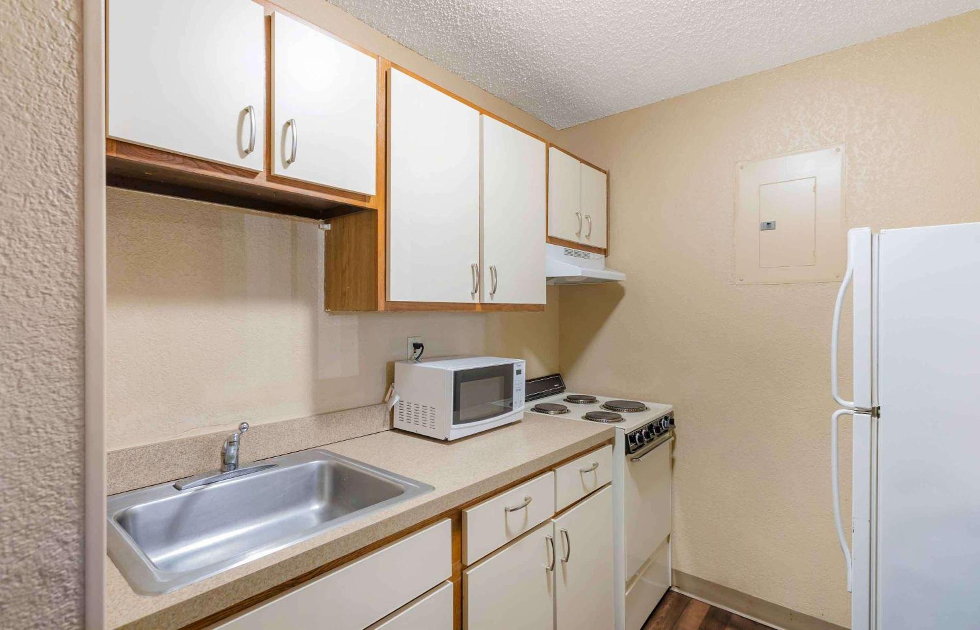 Extended Stay America Select Suites - Newport News - I-64 - Jefferson Avenue Exterior photo