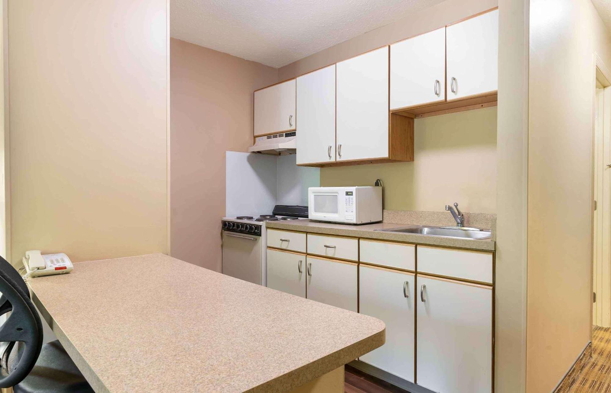 Extended Stay America Select Suites - Newport News - I-64 - Jefferson Avenue Exterior photo
